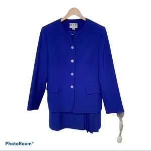 NYP SKIRT SUIT SIZE 12